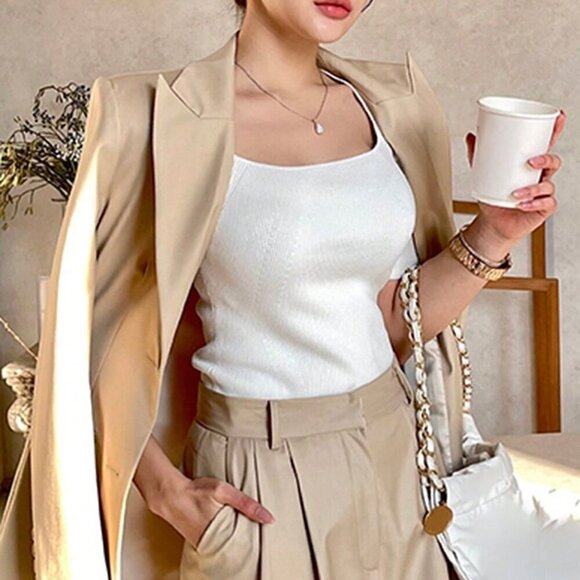 White Casual Women's Tight-Fitting Deformed Square Neck Knitted Top - Picture 7 of 10